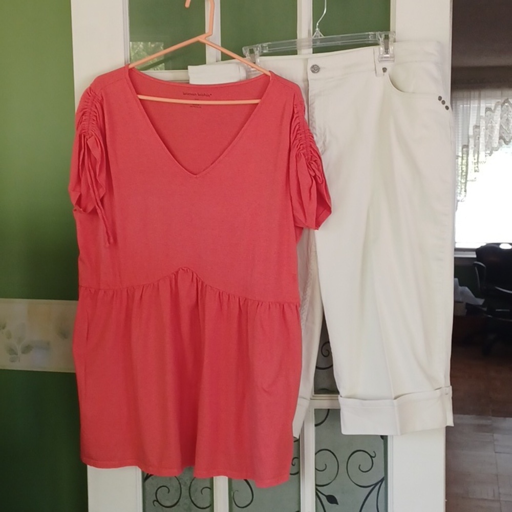 Women Within top size 18-20 Christopher Banks capris size 20W
